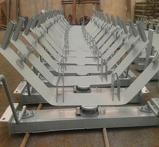 托辊架与托辊支架 皮带式输送机配件的选型与批发指南